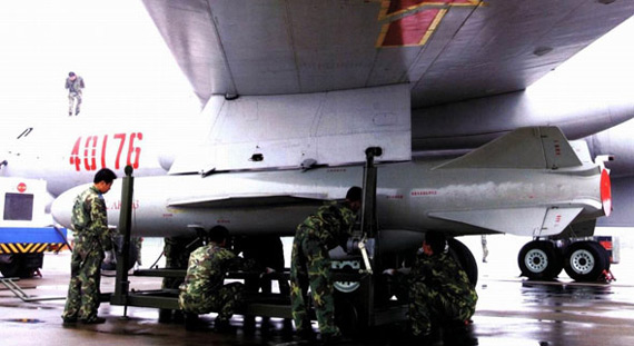 圖文：解放軍轟-6H加掛鷹擊-63反艦導彈
