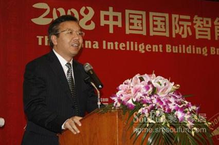 北京泰豪董事長李春生代表獲獎嘉賓發表獲獎感言