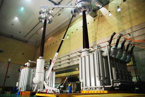 西電集團研製的世界首台1000千伏24萬千瓦並聯電抗器